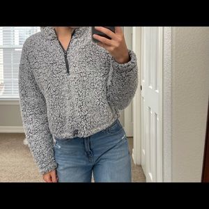 Sherpa cropped pull over